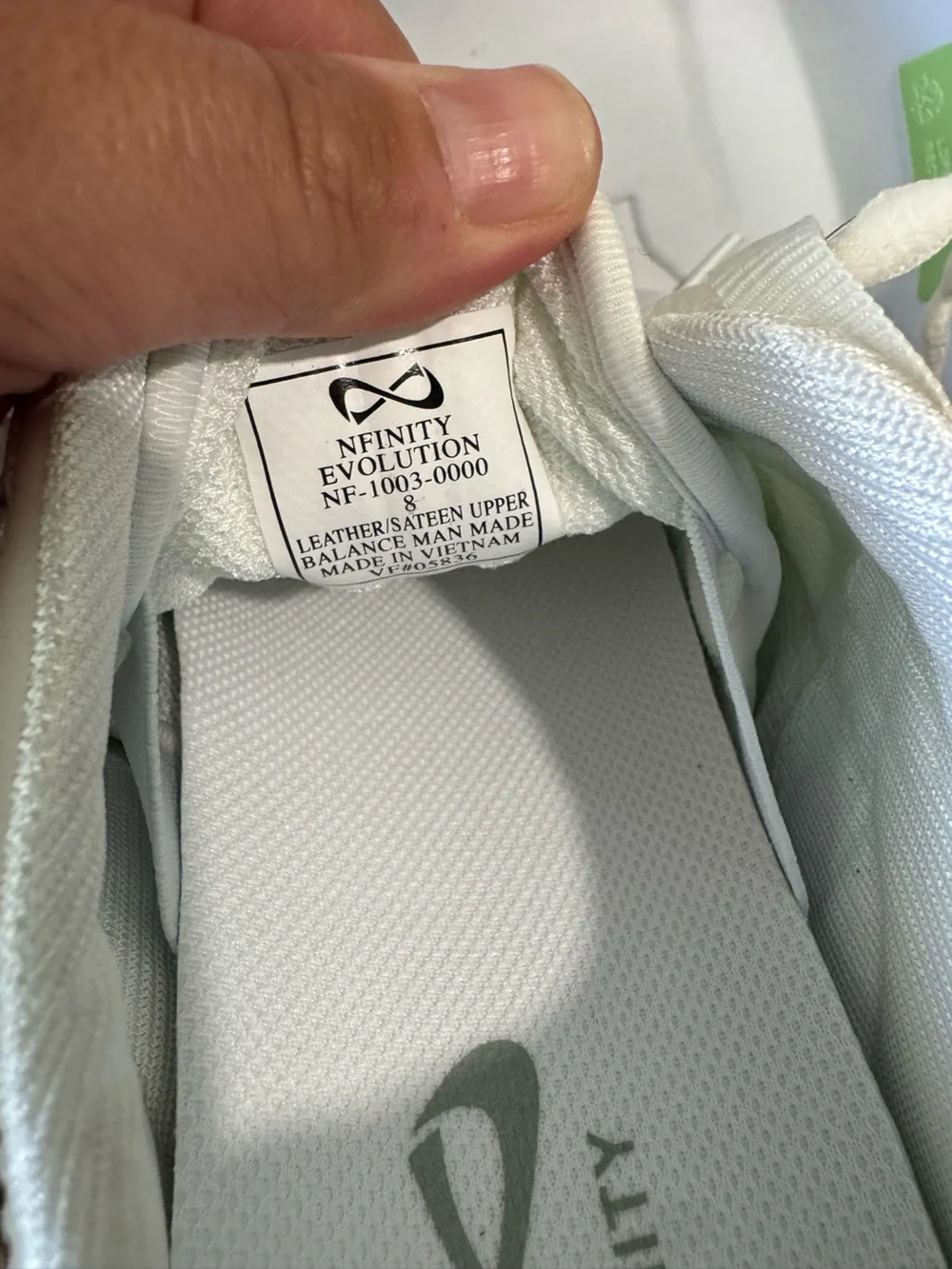 Nfinity Evolution Cheer Shoes White Size 8 NWT